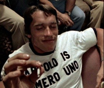 Arnold Schwarzenegger fumando María